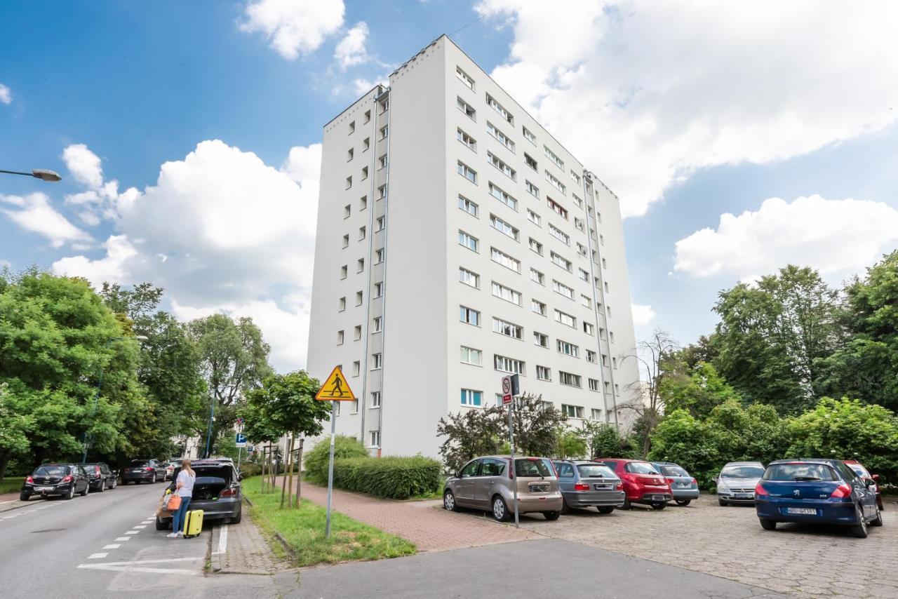 Uniwersytet Medyczny Park Studio Warszawa Exteriör bild